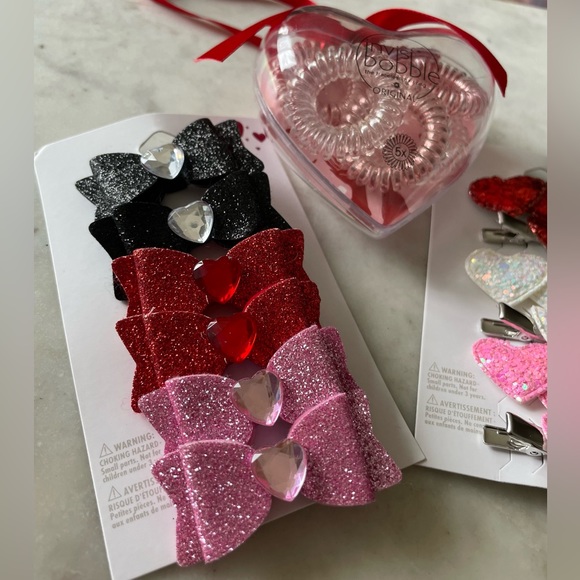 NWT: 3 Valentine’s Day hair accessories - 2 clip & 1 bobble set + free gift! - Picture 2 of 7